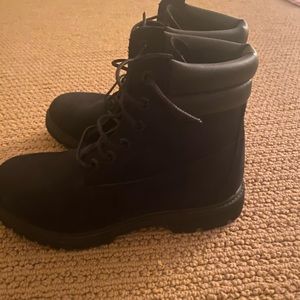 All black timberland boots! Size 6 women
